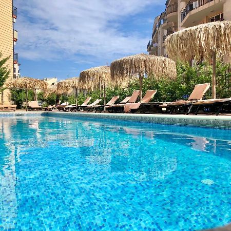 Sunny View Central - Menada Apartments サニービーチ エクステリア 写真