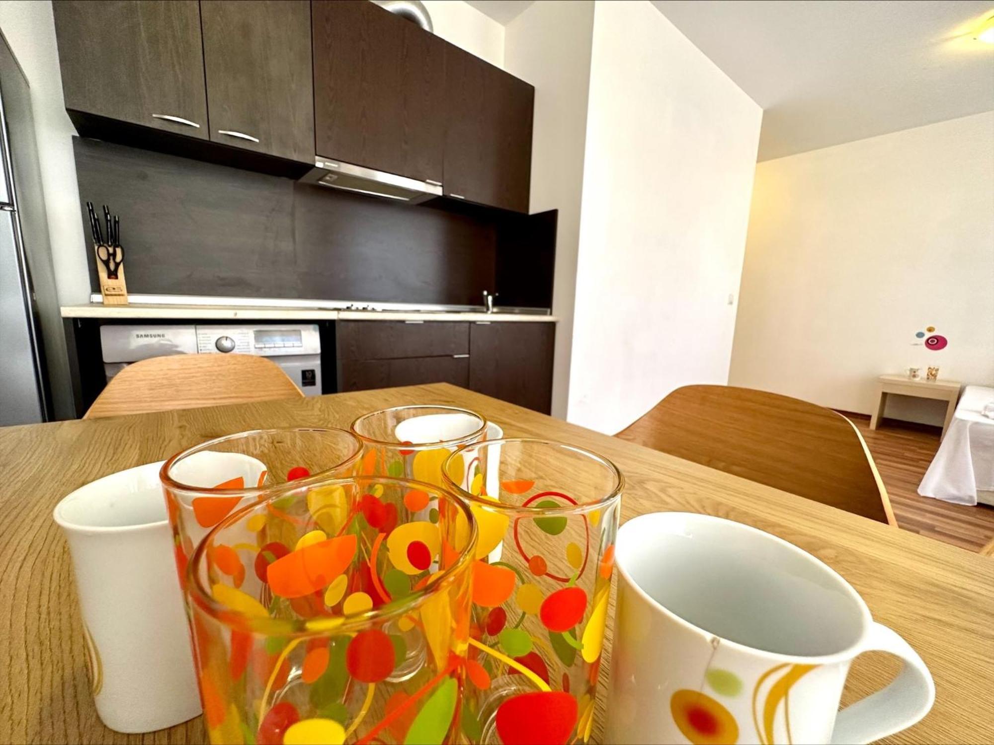 Sunny View Central - Menada Apartments サニービーチ 部屋 写真